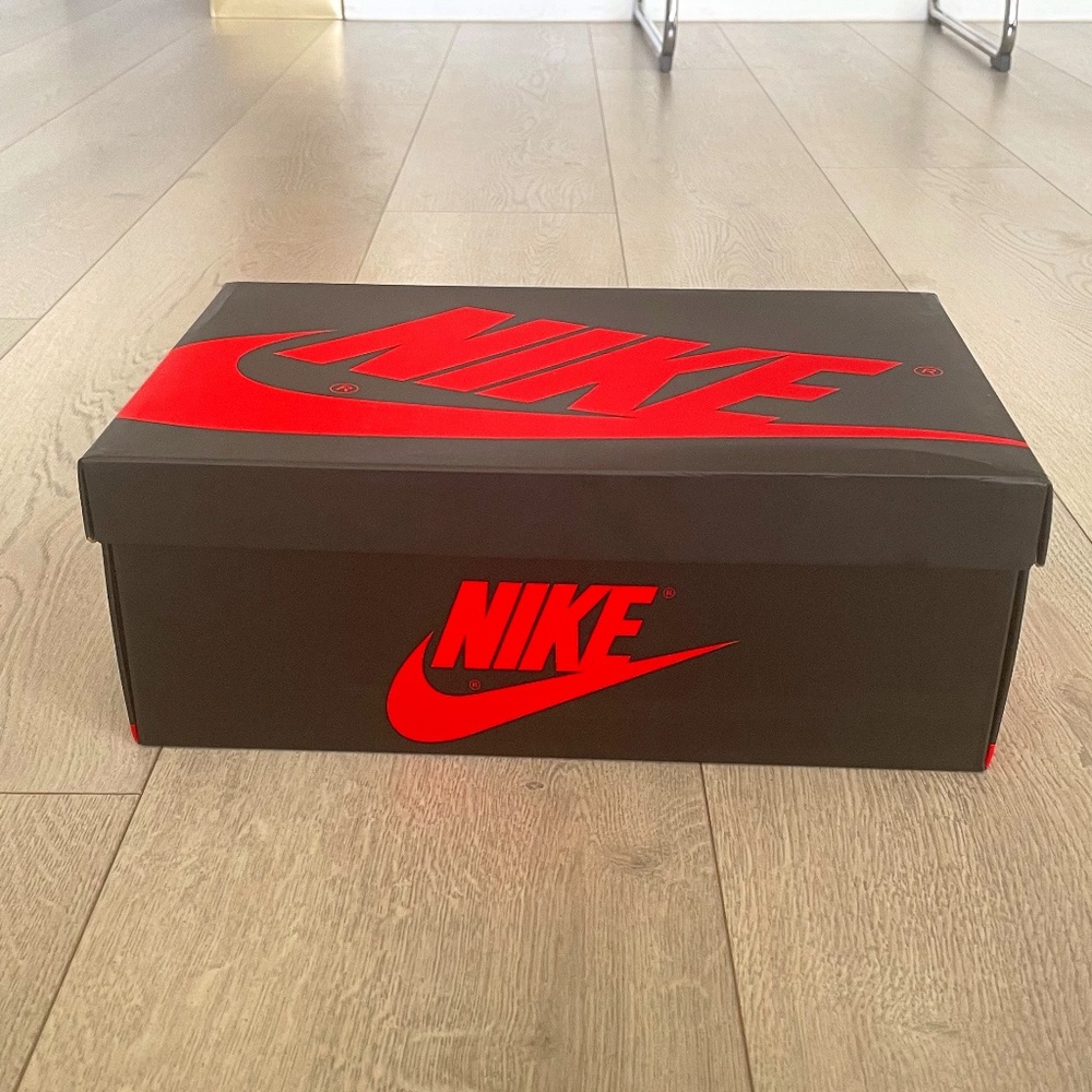 EMPTY Jordan Retro 1s Women's 8.5 Shoe Box